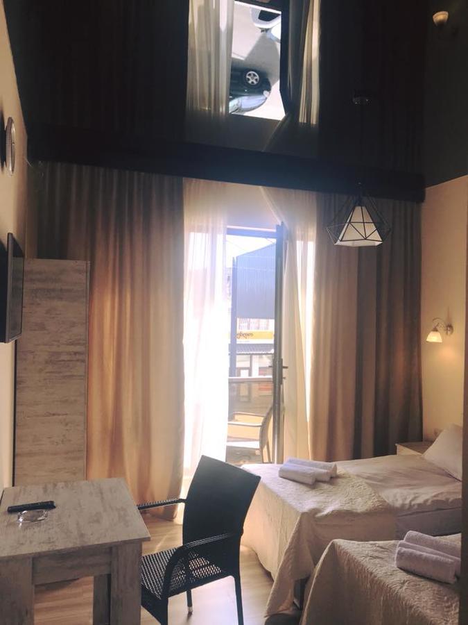 Lazika Hotell Zugdidi Eksteriør bilde