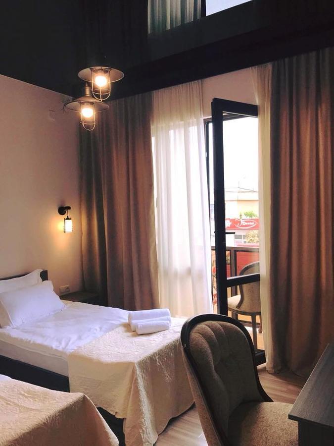 Lazika Hotell Zugdidi Eksteriør bilde